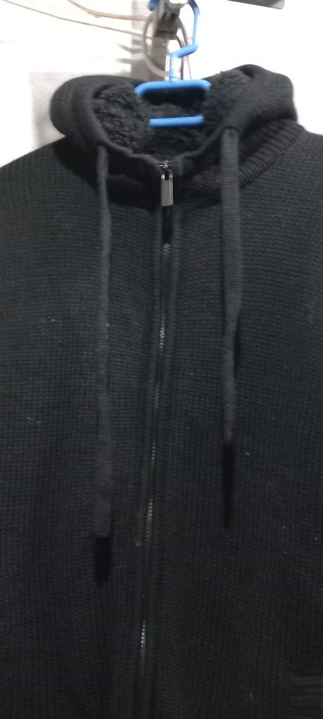 Carapuço preto com pelo