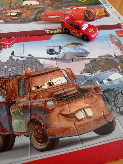 Puzzle ramkowe 2 sztuki Zygzak Złomek Auta Trefl+ samochód Zygzak