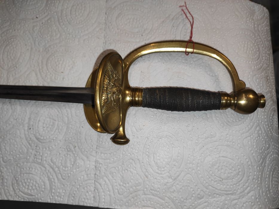 Miecz z trójkątnym ostrzem Francja (51)