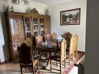 Vendo sala de jantar como nova. Cadeiras em pele