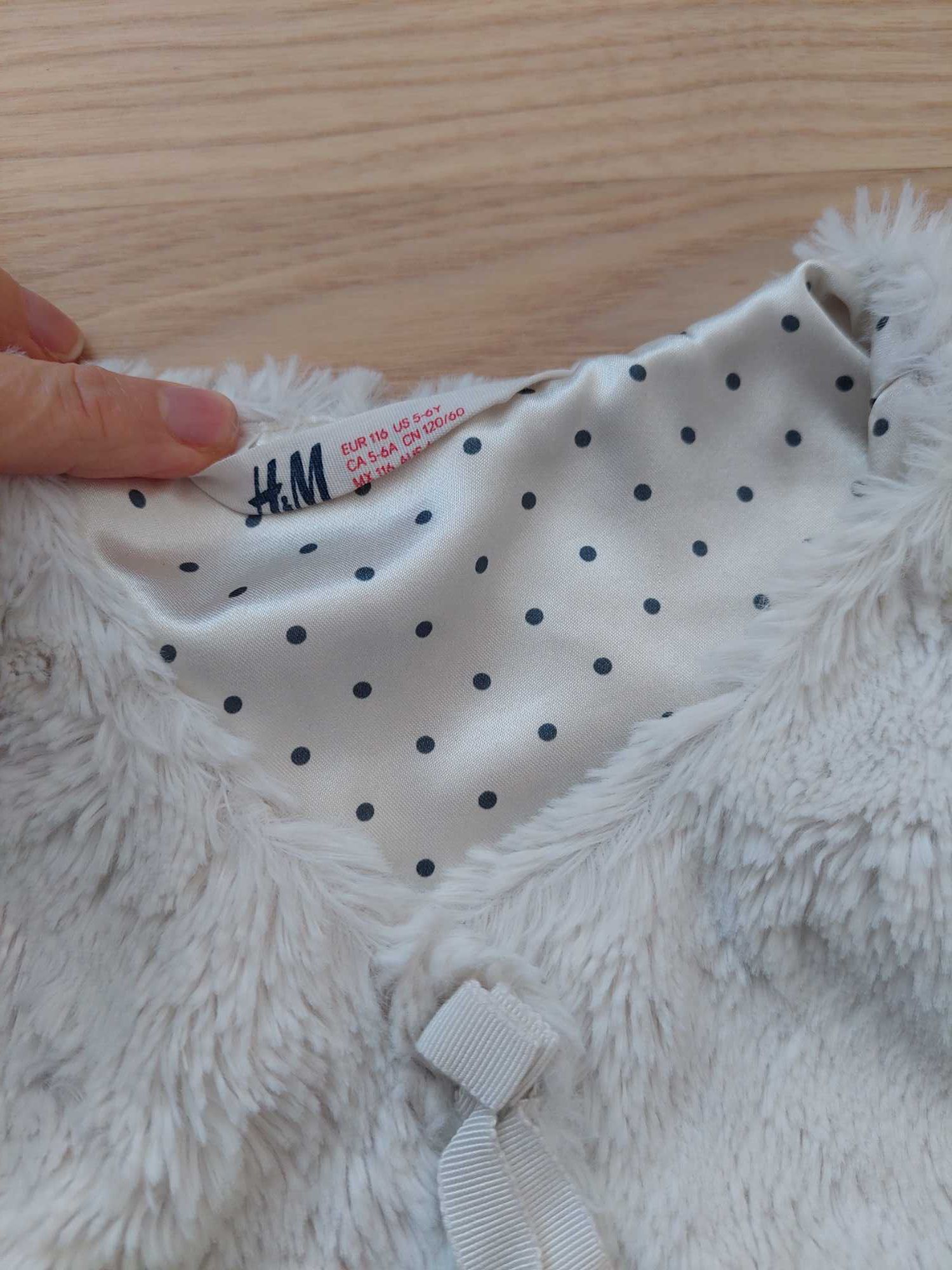 Świąteczna Kamizelka H&M roz116 futerkowa dziewczęca HM