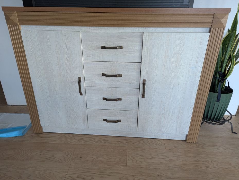 Komoda, witryna, pufa