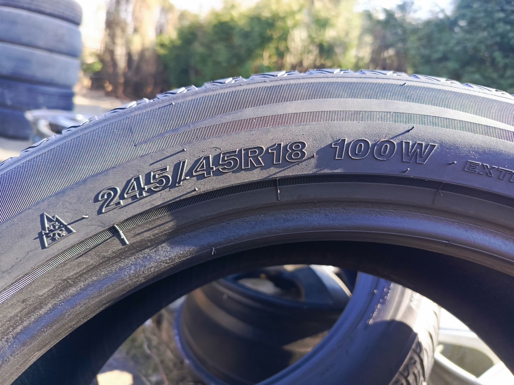 Sprzedam bardzo ładne opony 245/45 r18