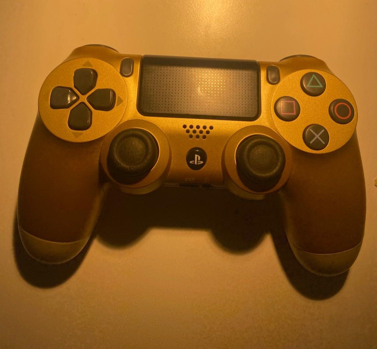 Comando dourado PlayStation 4