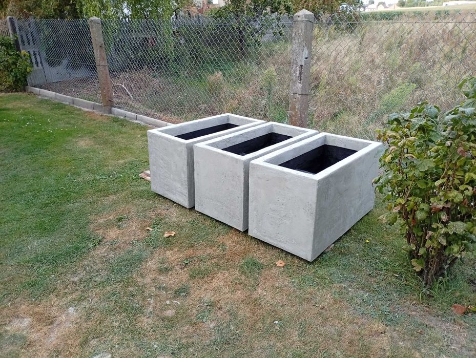 Donica. Donica ocieplana. Termo donica. Beton architektoniczny, tynk.