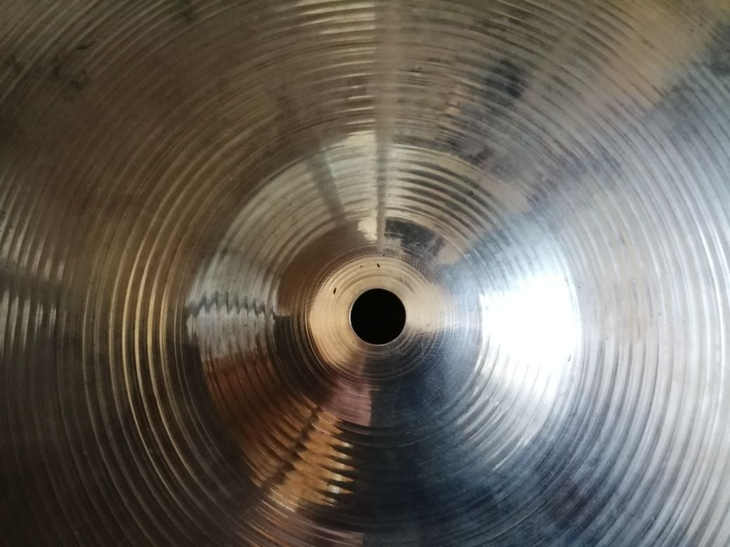 Pratos Sabian AA Regular Hats de 14''