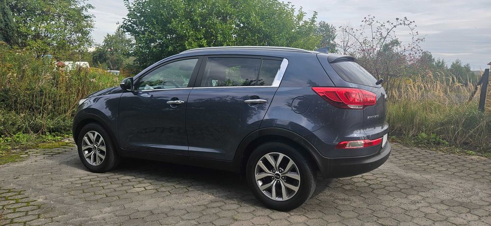 KIA SPORTAGE - 1.6 Benzyna !! Bogata Wersja !! Super Stan !!