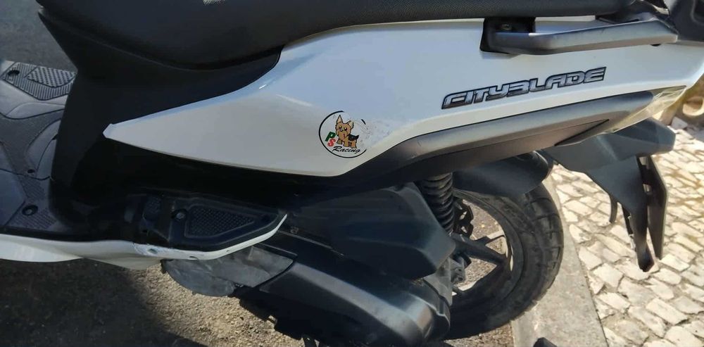Vende-se moto cooter 125
