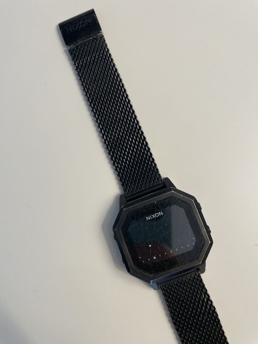Czarny zegarek nixon