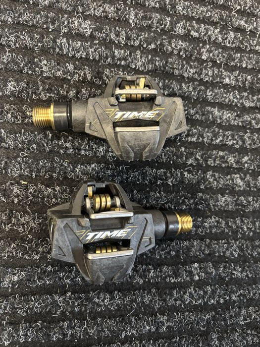 Pedały TIME ATAC XC 12 titan carbon.