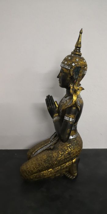 Estatueta com 74cm