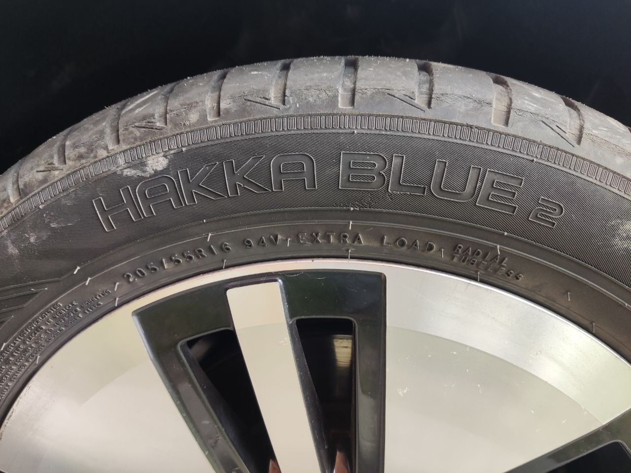 VW  e-golf 7 титани, алюмінієві  6.5JxR16 et46 5ge601025 Nokian Hakka
