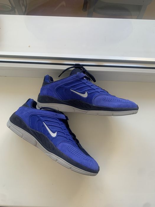 Nike/sb. Очень удобные как для скейта, так и для повседневной носки.