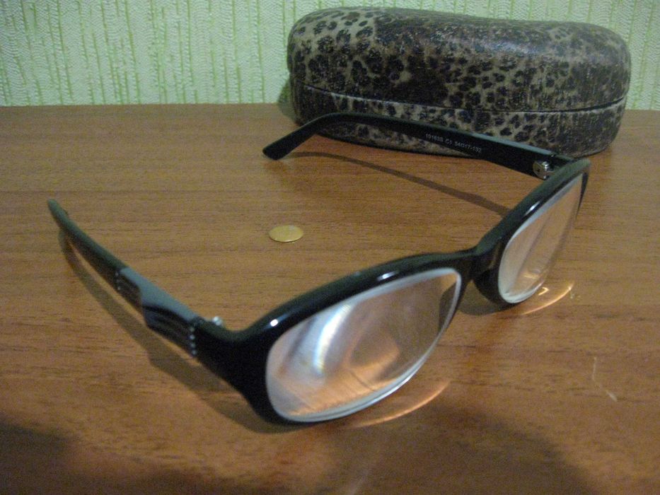 Окуляри з діоптрією +2,5   +3,0   +7,5