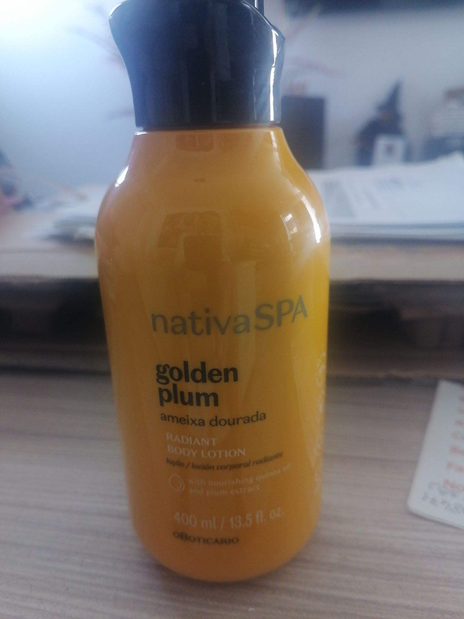 Golden plum boticario