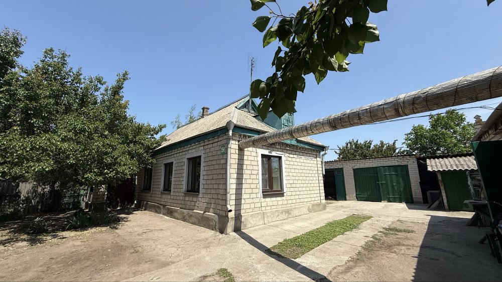 Продається житловий будинок у селі Лобойківка, центр