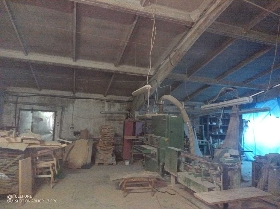 Продається комплекс приміщень площею 3250м.кв(1491,1500,715,206,38,16)