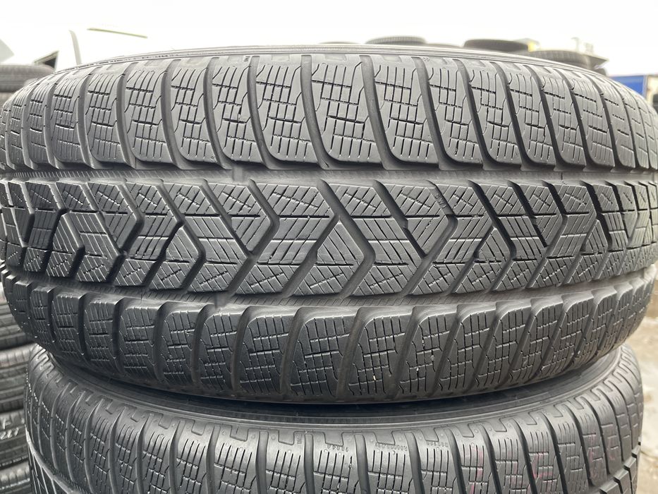 235/60/R18 (зима) Pirelli SottoZero 3