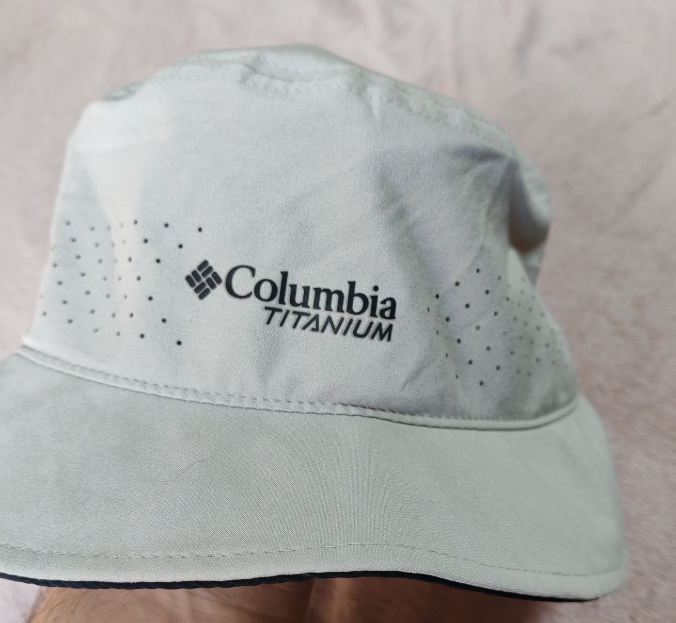 Панама Columbia Titanium Omni-Shield сірого кольору