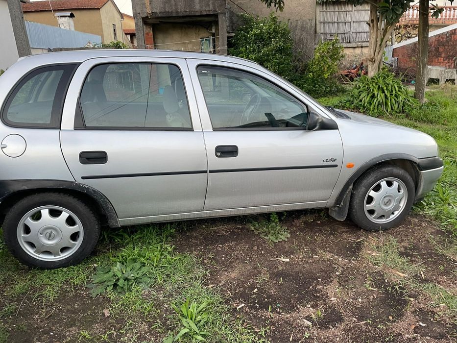 Opel corsa b 1.0