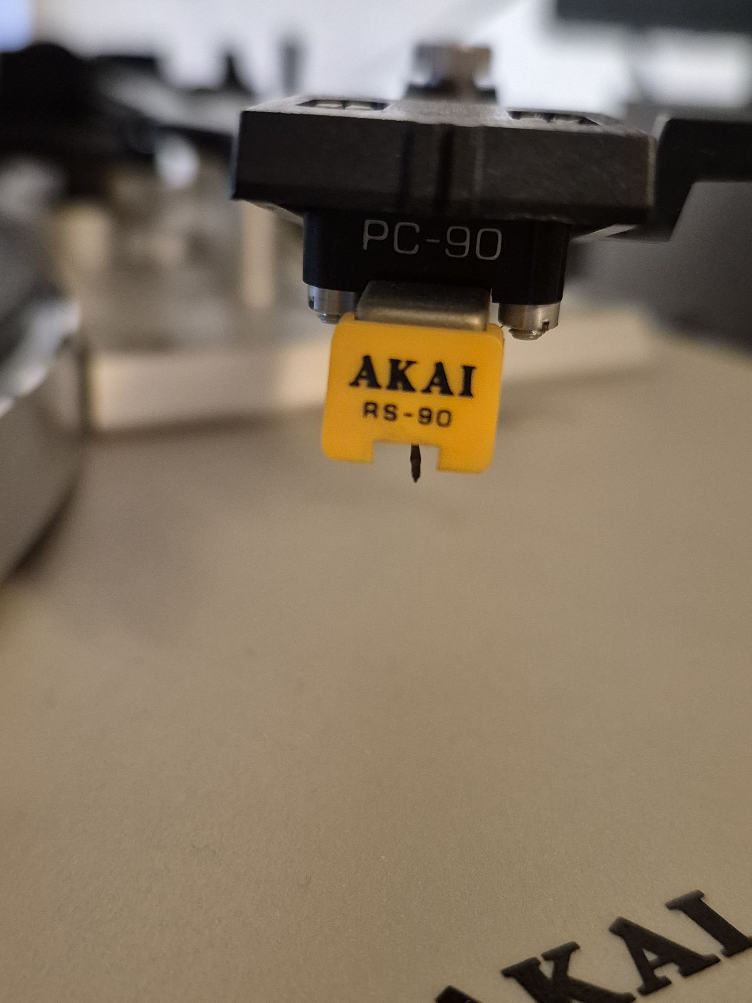 Gramofon Akai AP-B12