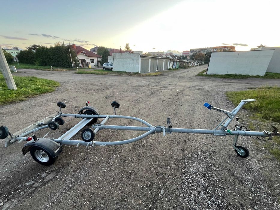 Sprzedam przyczepkę podłodziową