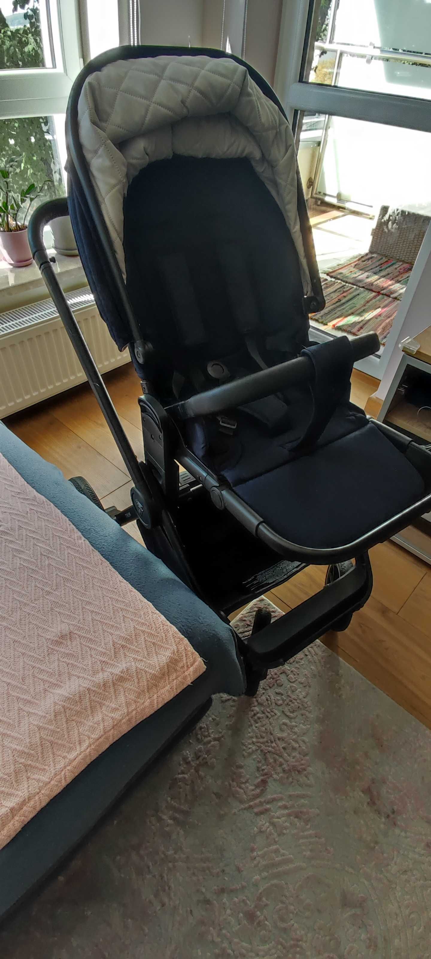 Wózek Venicci Tinum 2.0 3w1 – edycja limitowana w kolorze Sapphire