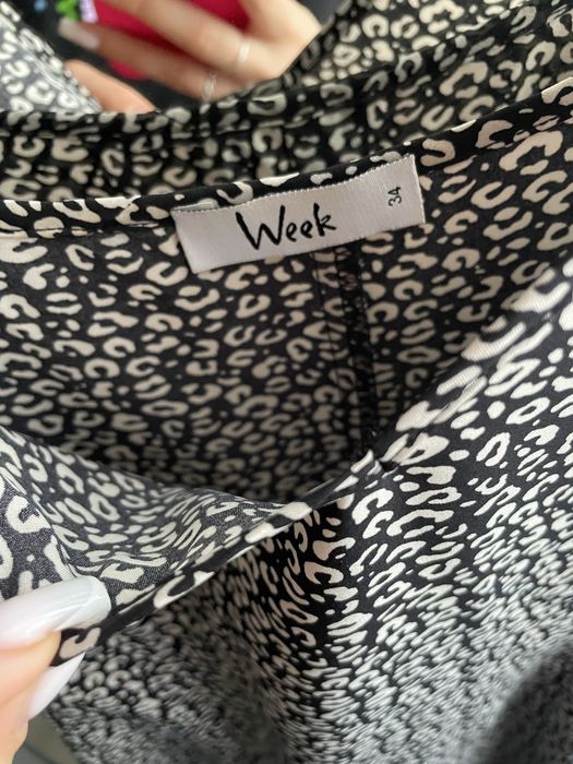 Сукня на брительках Week