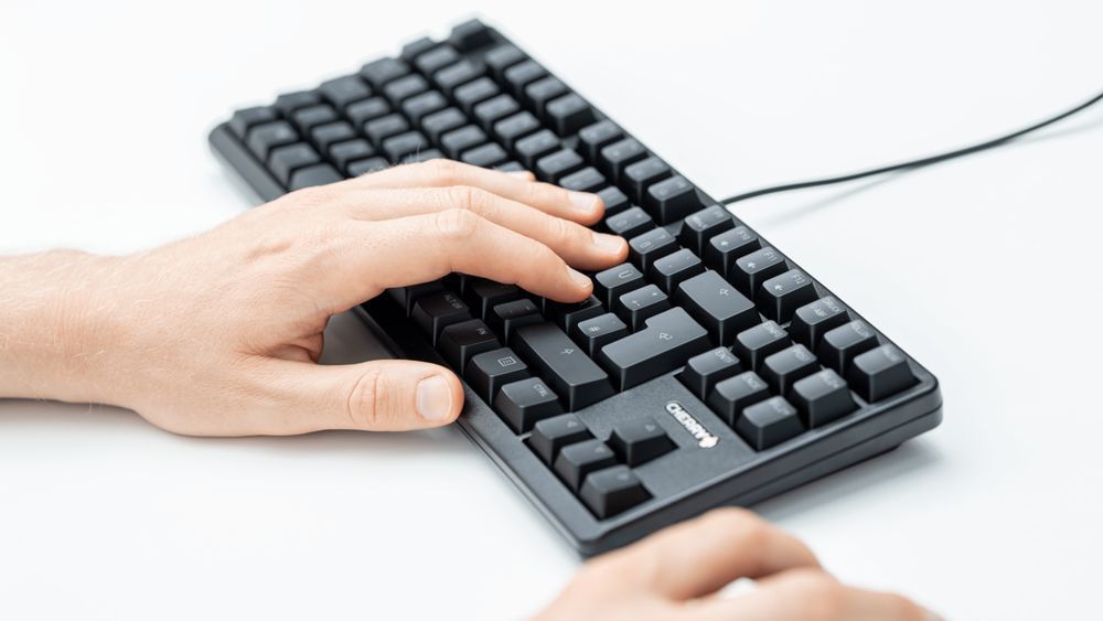 klawiatura mechaniczna g80-300n rgb tkl opis de