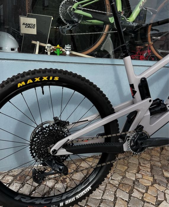 Santa-Cruz Nomad