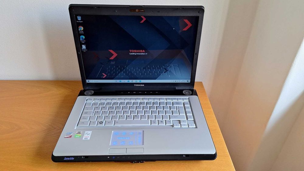 Toshiba A200- Intel T8300 2.4GHz- 4GB Ram- HDD 500GB