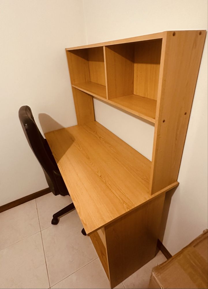 Secretaria + cadeira