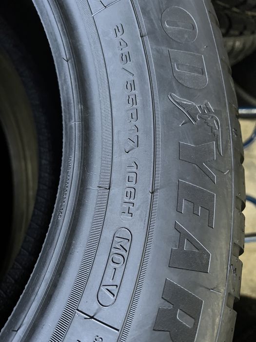 245/55/17 R17 Goodyear Ultra Grip Perfomance GEN1 4шт новые зима
