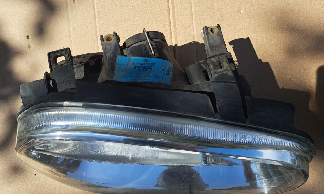 Vw Golf IV Lampa przednia lewa prawa Europa komplet