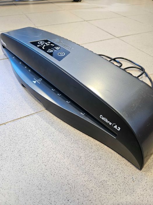 Laminator FELLOWES Calibre A3 Szerokość laminacji 320mm Nagrzew. 1min