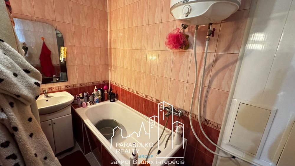 Три кімнатна квартира на мікрорайоні