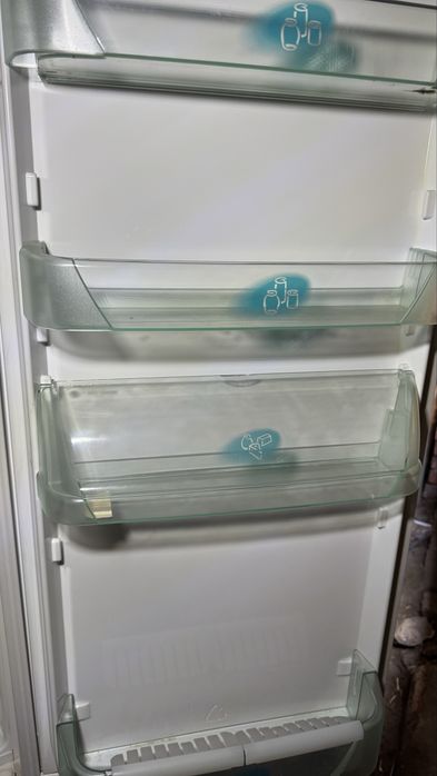 Sprzedam dużą lodówke do zabudowy marki Elektrolux