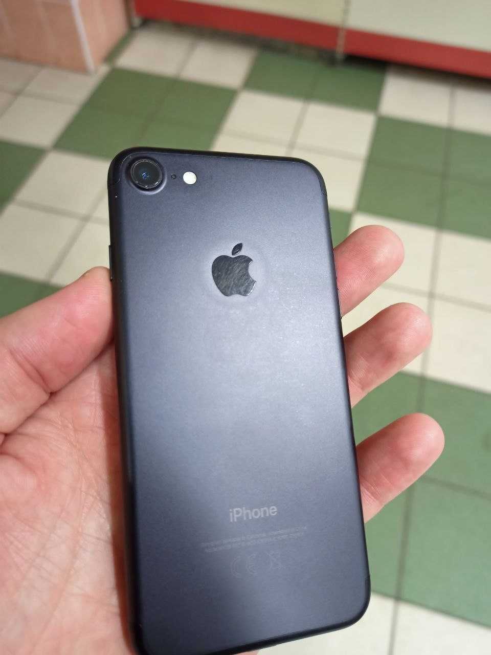 Apple iPhone 7/128 стан нового