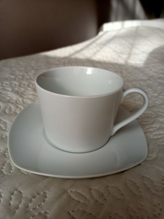 Filiżanka ze spodkiem