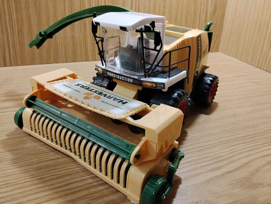 Зерноуборочный комбайн с жаткой 24,5 см инерция подвижные детали