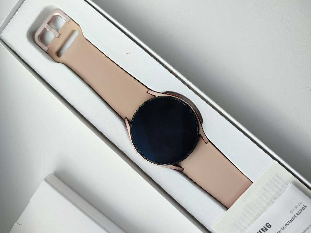 Смарт-часы Samsung Galaxy Watch4 40 mm