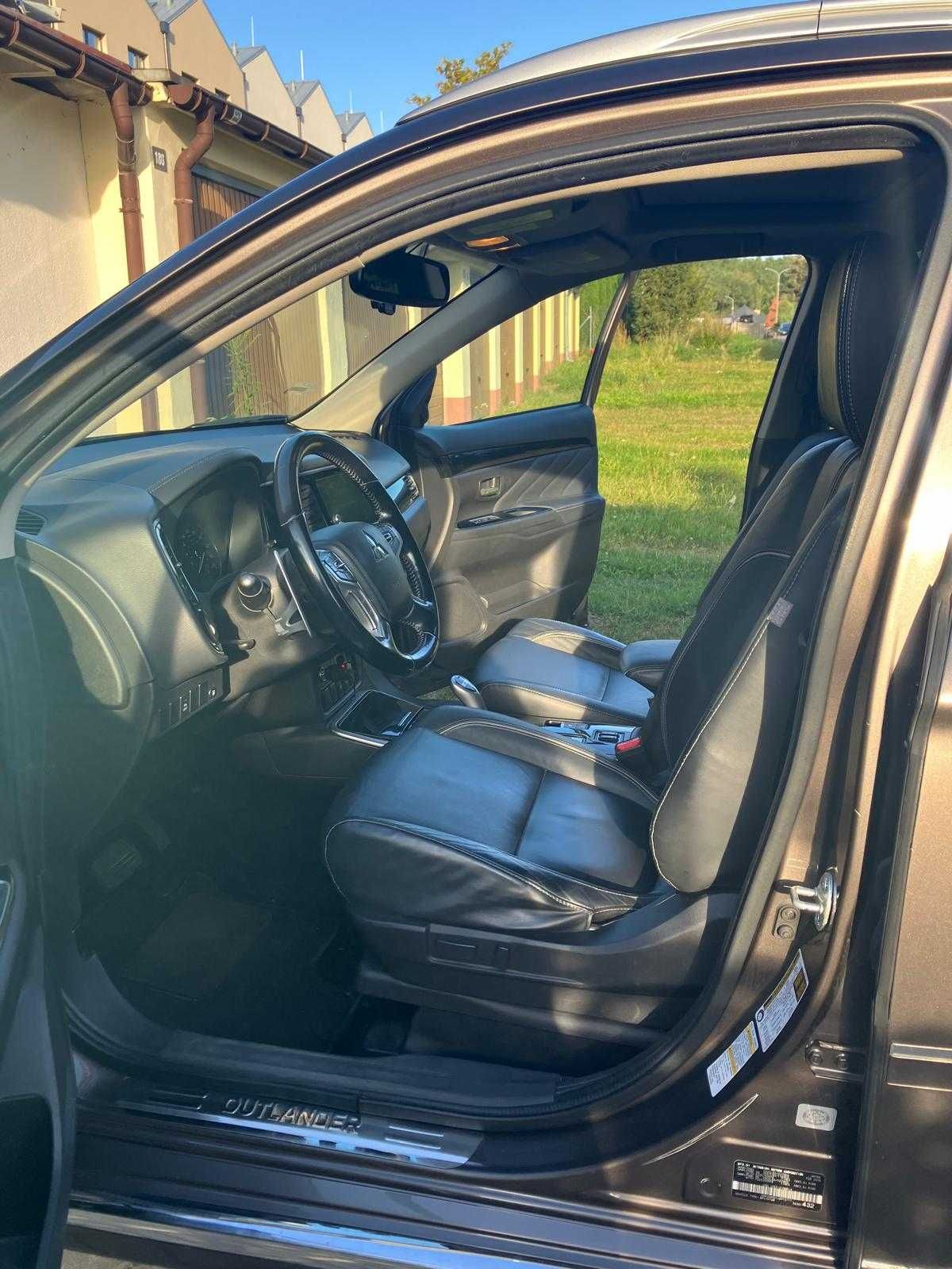 PHEV Mitsubishi Outlander  Intense +