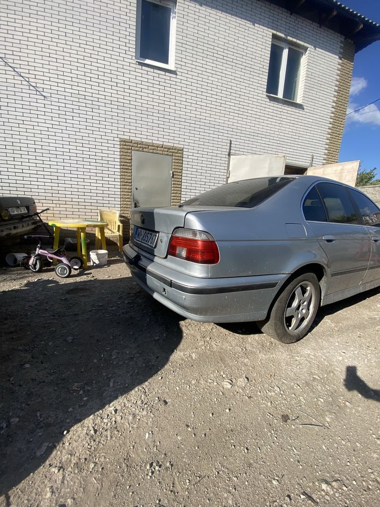 BMW e39 на запчасти или под восстановление