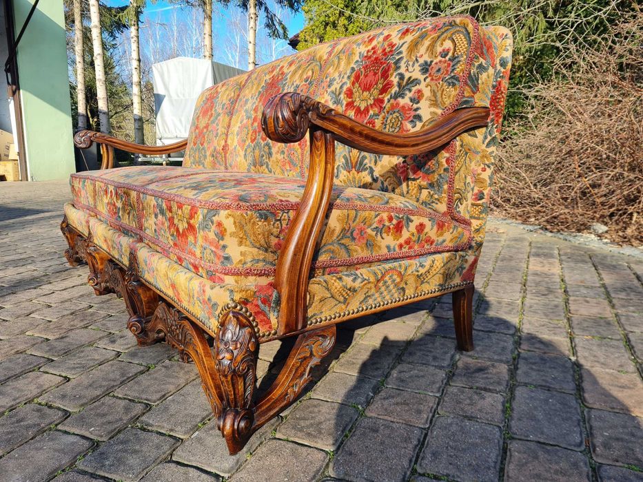 sofa sofka pięknie zdobiona kanapa