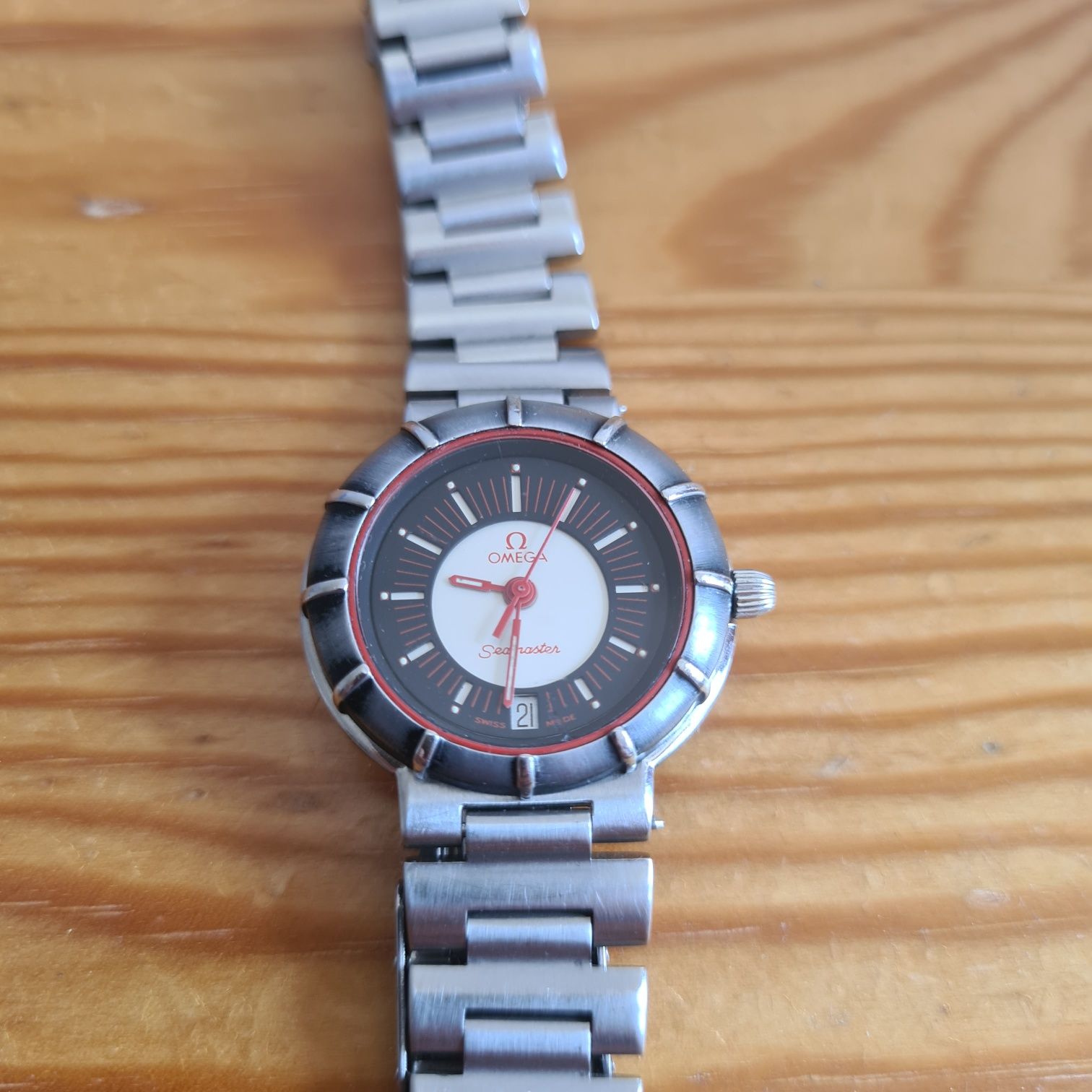 Omega seamaster dynamic spider