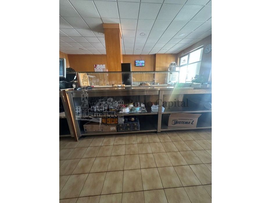 Trespasse de café a funcionar em São Mamede de Infesta.