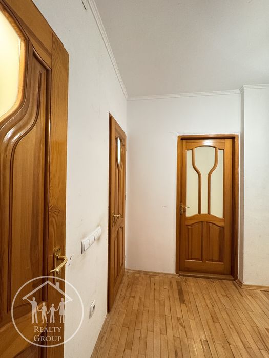 3к на Сихові, ізольовані кімнати +паркомісце +підвал