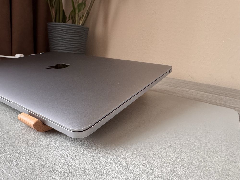 MacBook Pro 2017 13’ i5 - 256гб