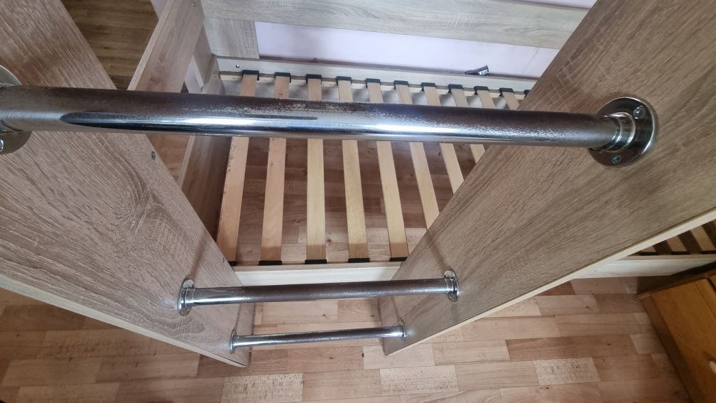 Двухярусная кровать