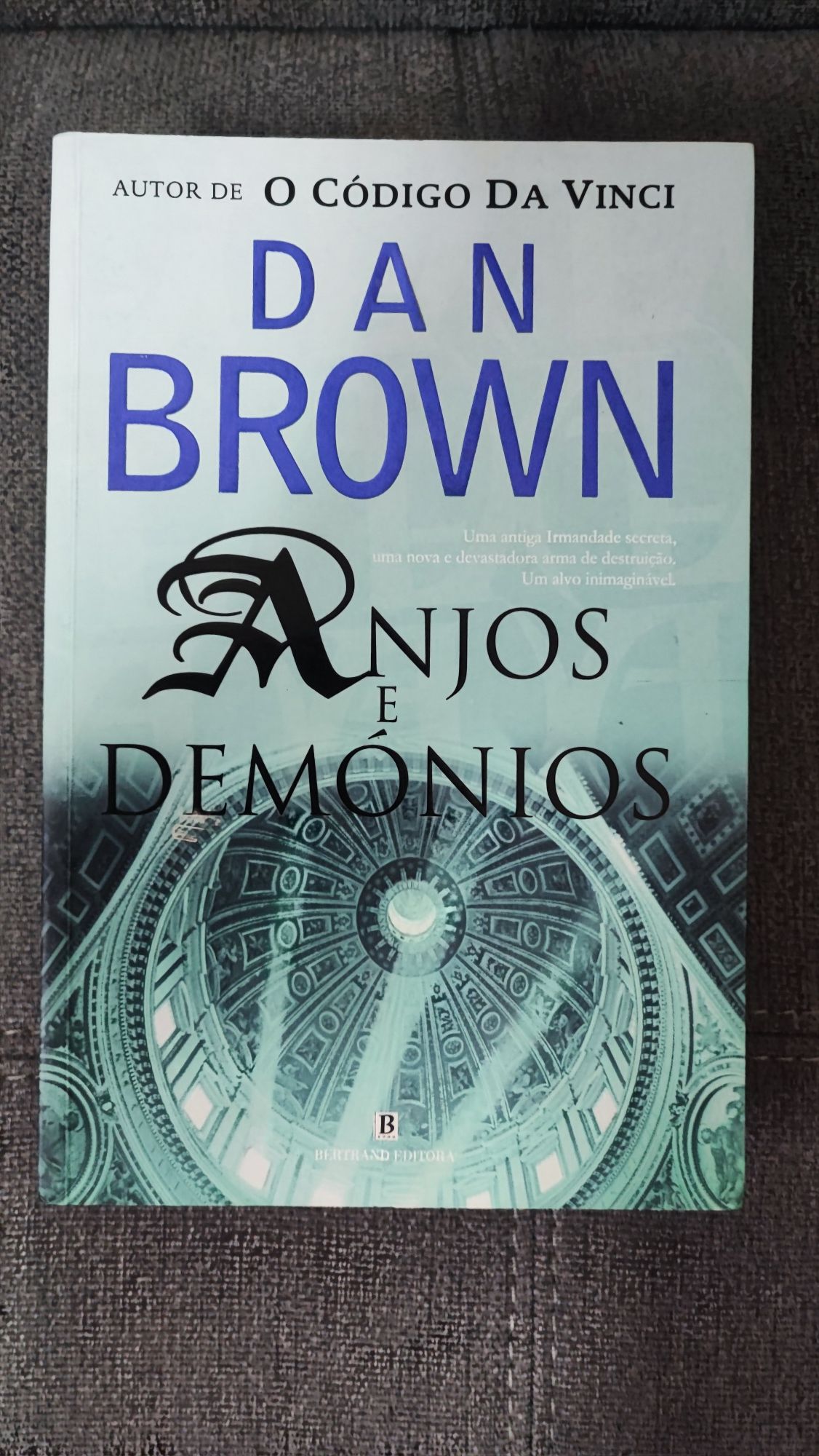 Livro Anjos e Demônios